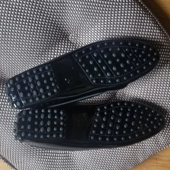 NWOT- Tods Patent Leather Gommini